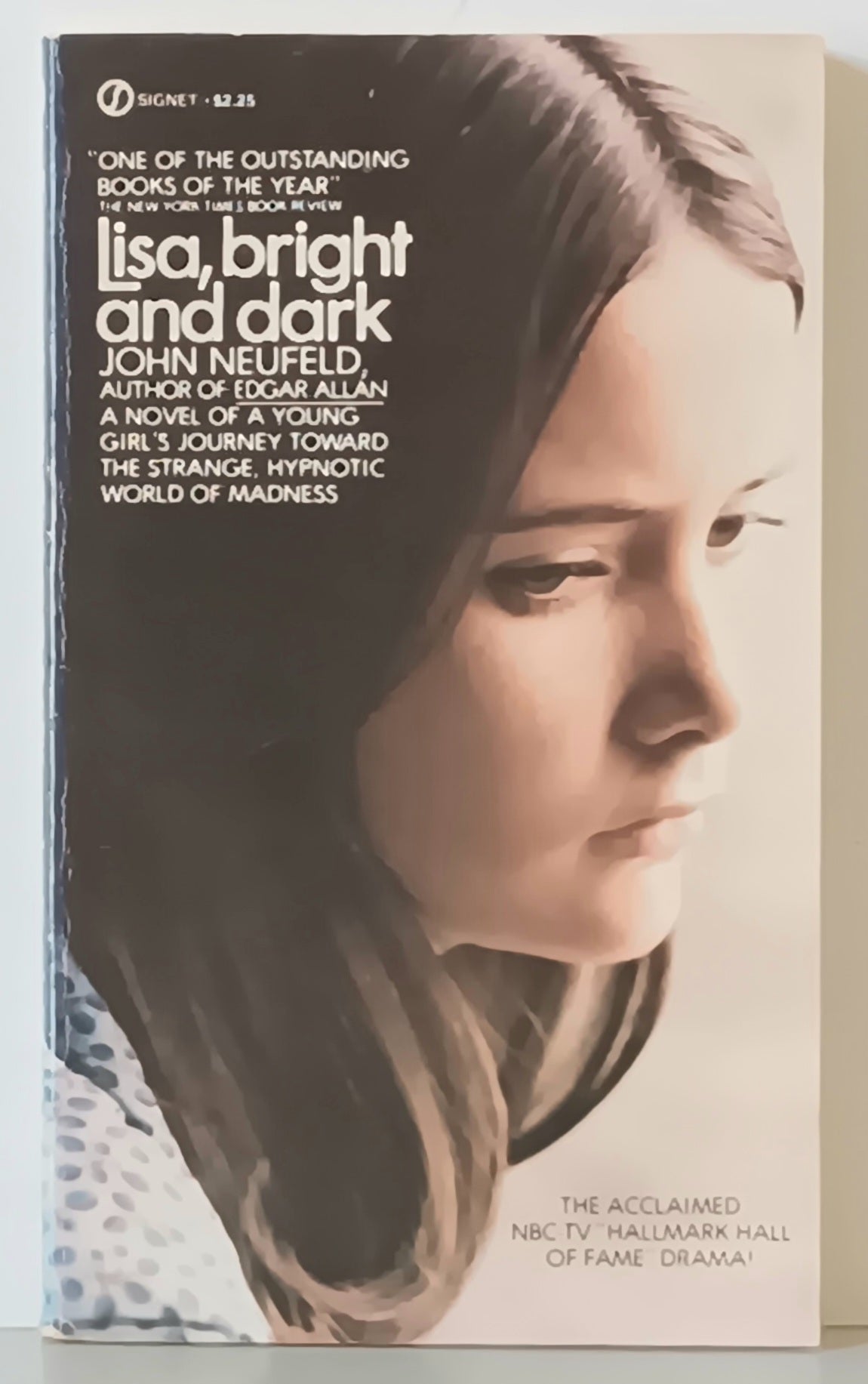 Lisa, Bright and Dark. John Neufeld (paperback)